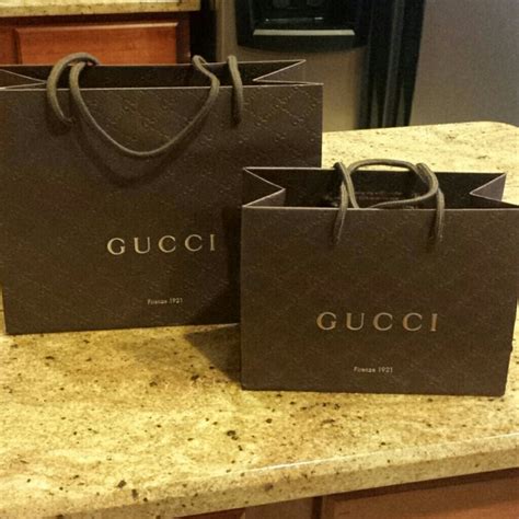 cotnura gucci|gucci shopping bags.